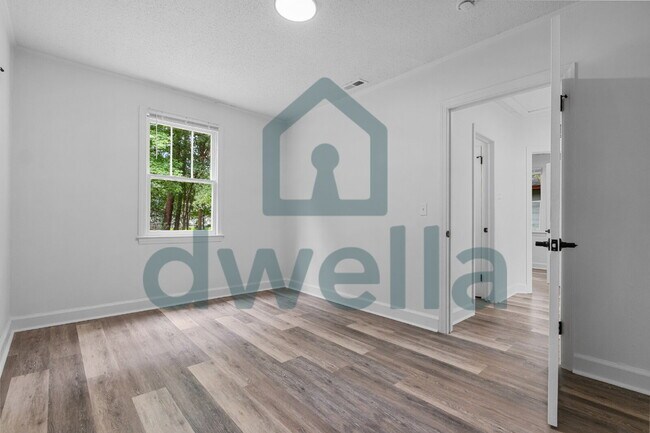 Building Photo - Completely Renovated 3-Bedroom Home | Stunning Kitchen | Convenient Sumter Location