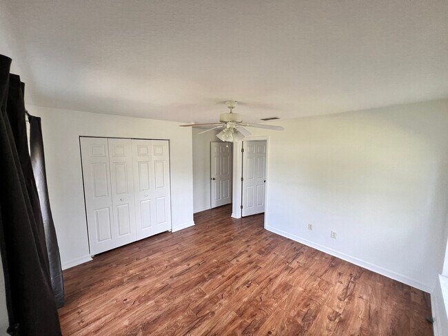 Building Photo - 10900 SW 45th Terrace