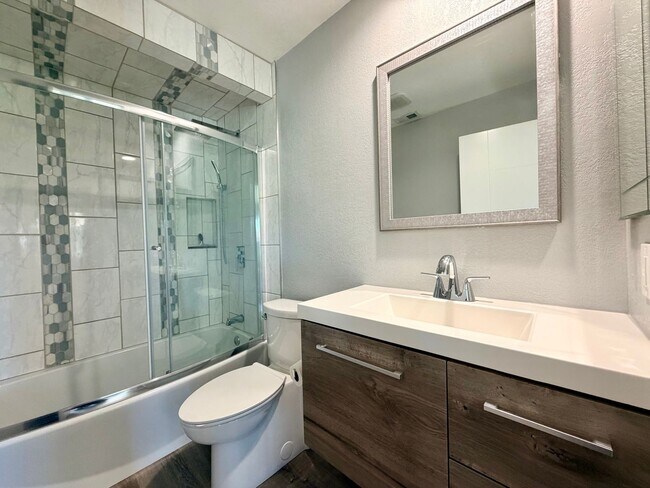 Building Photo - AVAILABLE NOW! BEAUTIFUL 2-Bedroom 2 -bathroom Condo in La Quinta Palms!