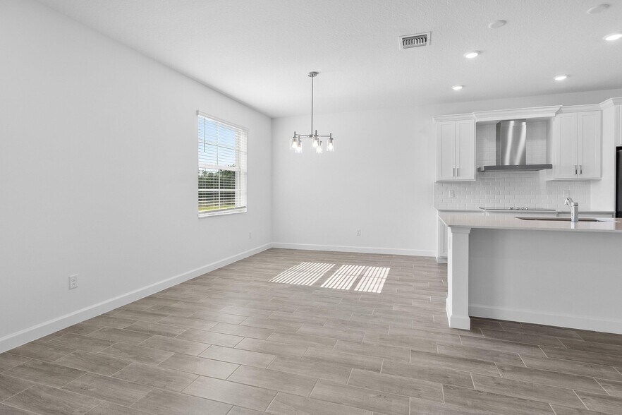 Building Photo - 6843 Cobia Cir