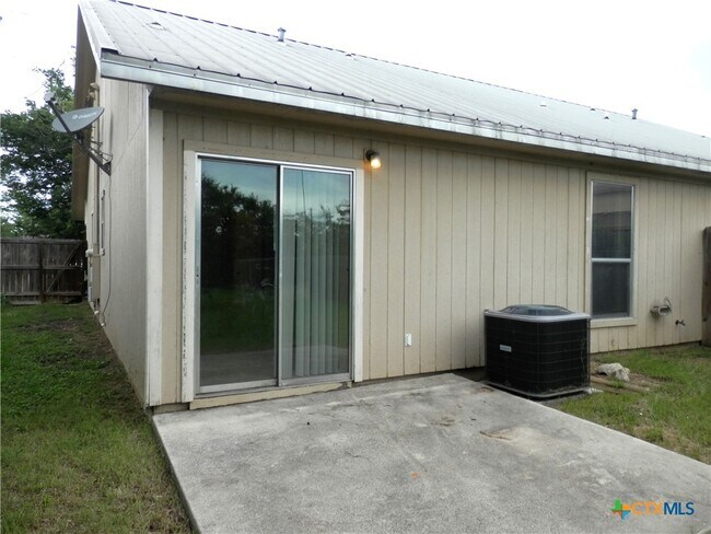 Building Photo - 306 Oelkers Dr