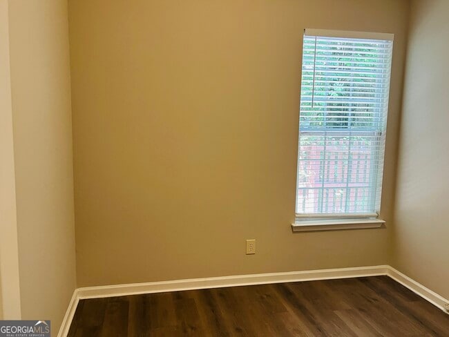 Building Photo - 4014 Carisbrook Dr