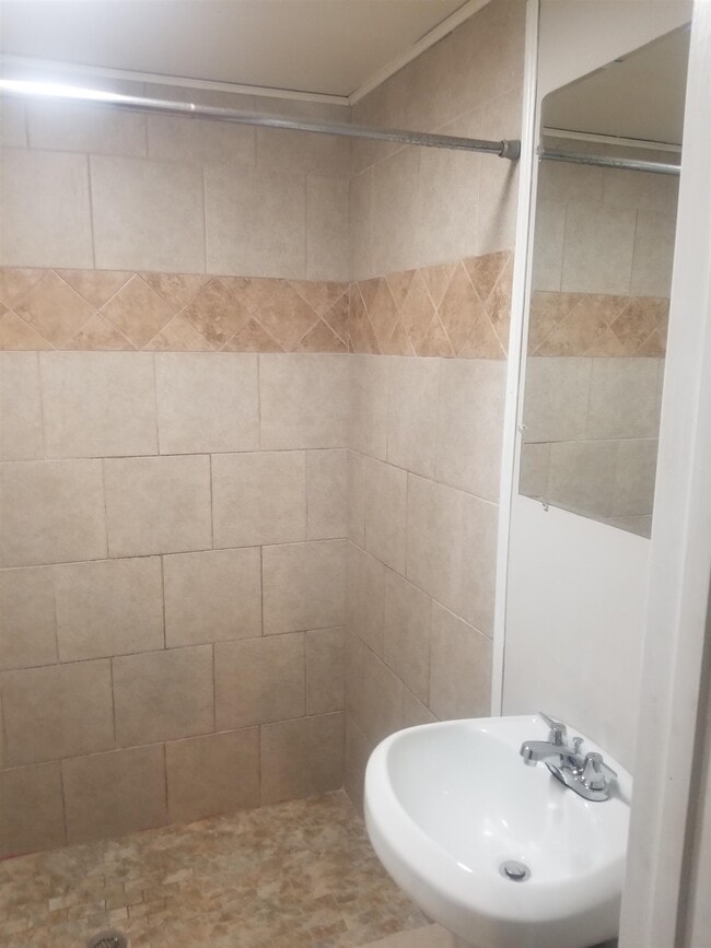 Building Photo - 2125 Burroughs Ave SE