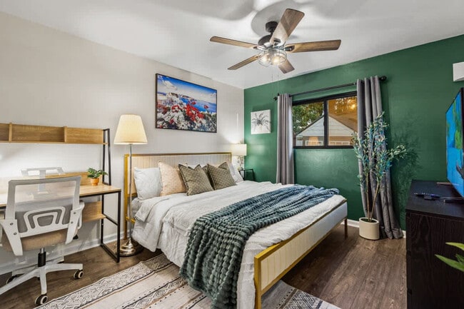 Building Photo - 5551 Churchward St