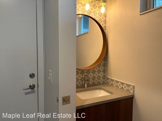 Building Photo - 4 br, 4.5 bath House - 4603 S. Juneau Street