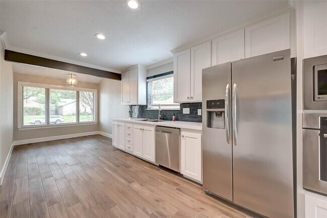 Building Photo - 2234 Kinbrook Dr