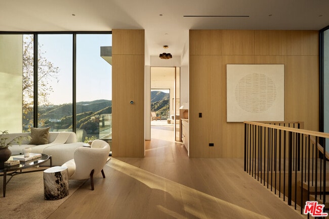 Building Photo - 1149 Linda Flora Dr