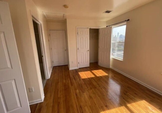 Building Photo - 13 Union St