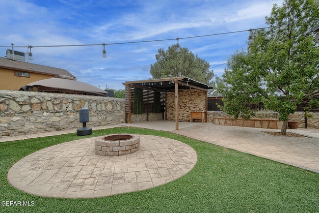 Building Photo - 12272 Tierra Pez Way