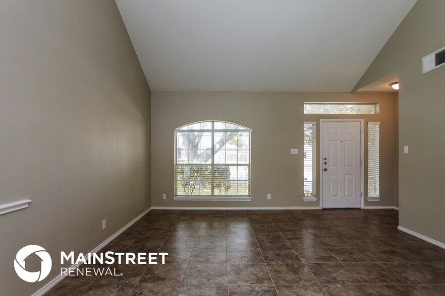 Building Photo - 8926 West Crk