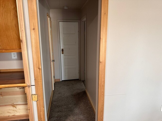 Building Photo - 1 Bed, 1 Bath house in Belt