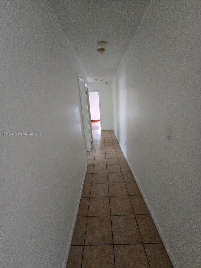 Building Photo - 14300 SW 152nd Pl