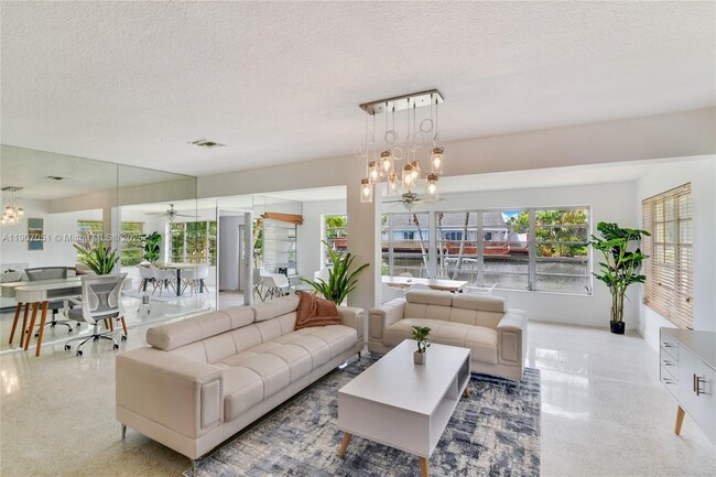 Building Photo - 2901 NW 9th Terrace