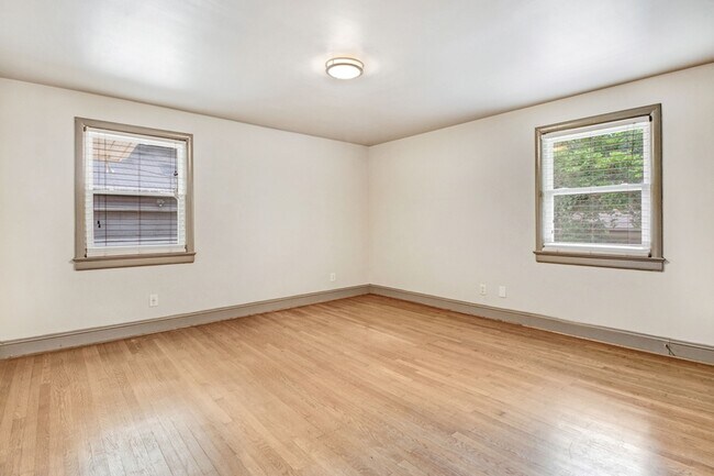 Building Photo - 105 Pineland Cir