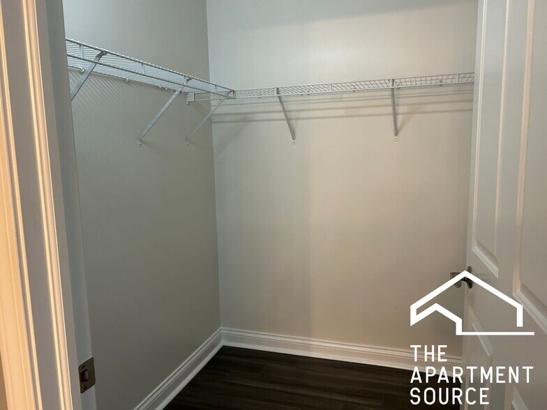 Building Photo - 3420 N Old Arlington Heights Rd