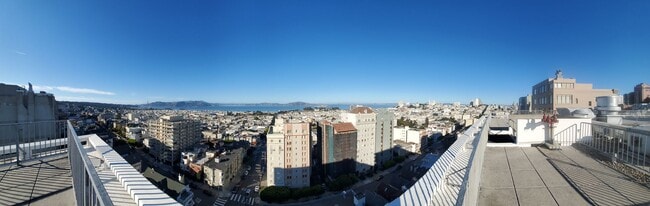 Building Photo - Renovated Pacific Heights 2x2 Condo with g...