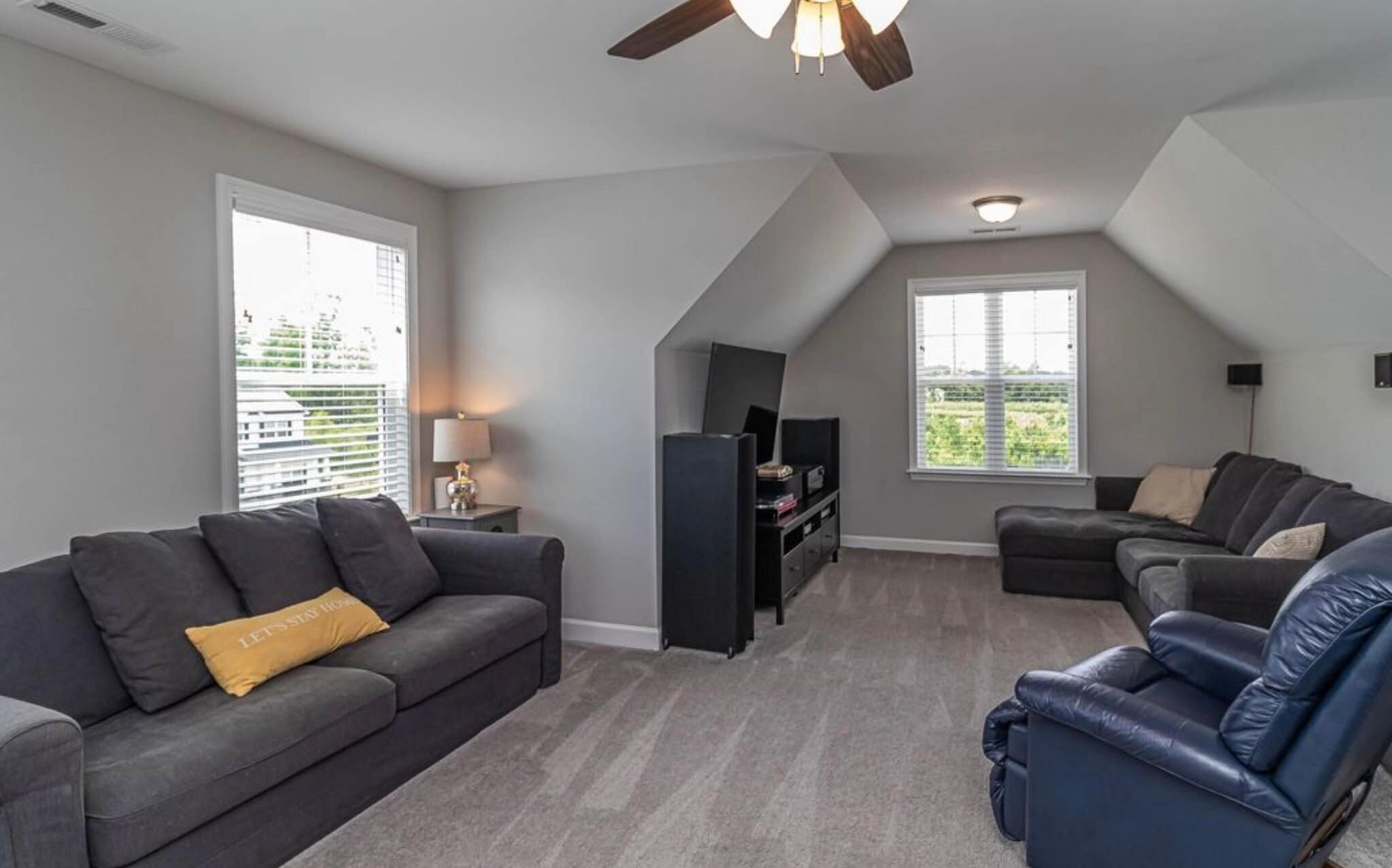 Building Photo - 300 Stonebridge Dr