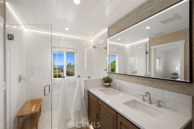Building Photo - 74 Blue Lagoon