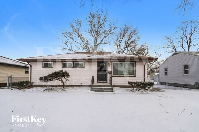 Primary Photo - 15439 Elm St