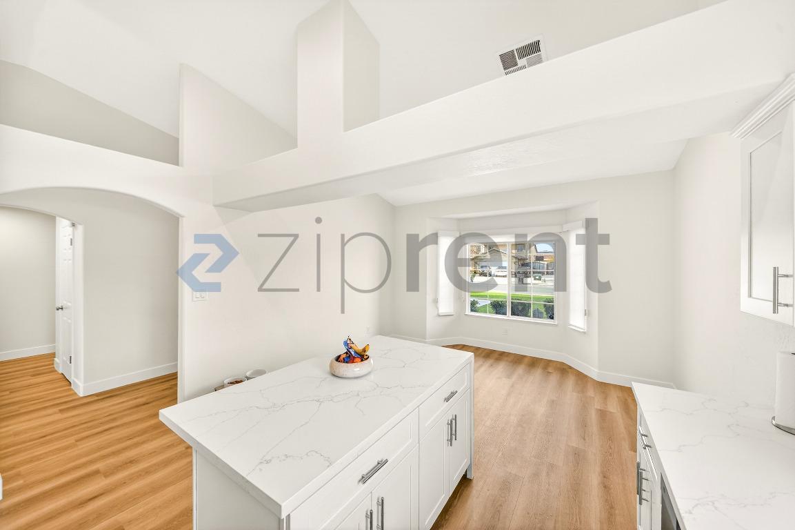 Building Photo - 5603 Pine Canyon Dr