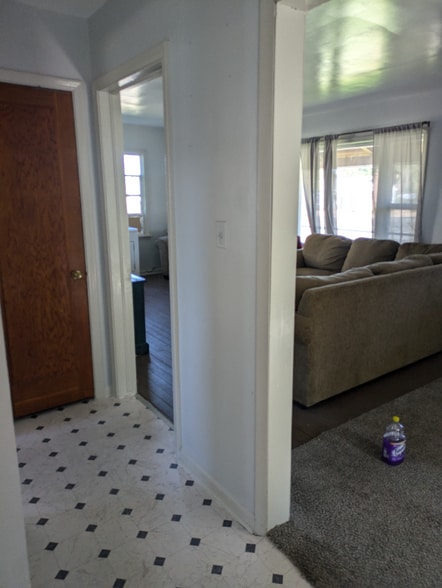 Building Photo - 589 W 200 N