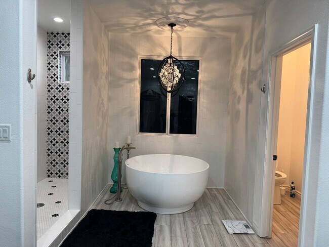 Building Photo - Beautiful 5 Bedroom, 3 Bath Home + Loft in Quail Lake, Clovis, CA