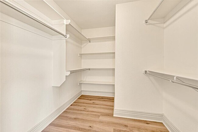 Building Photo - 103 NE Chicory Ln