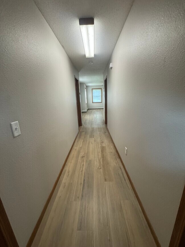 Building Photo - 314 W 4th St