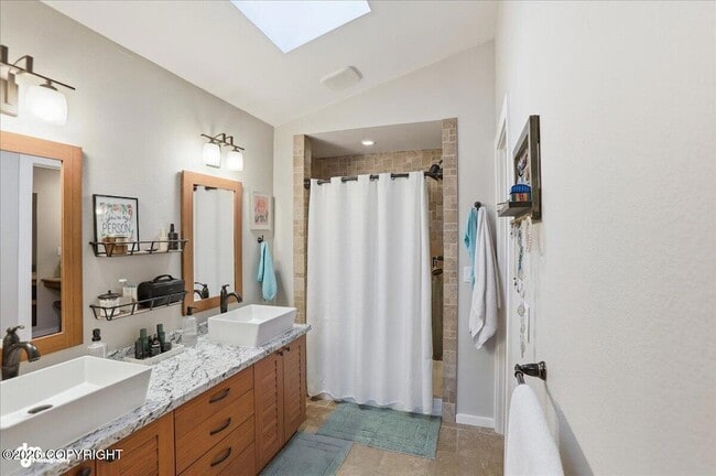 Building Photo - 2350 Cleo Ave