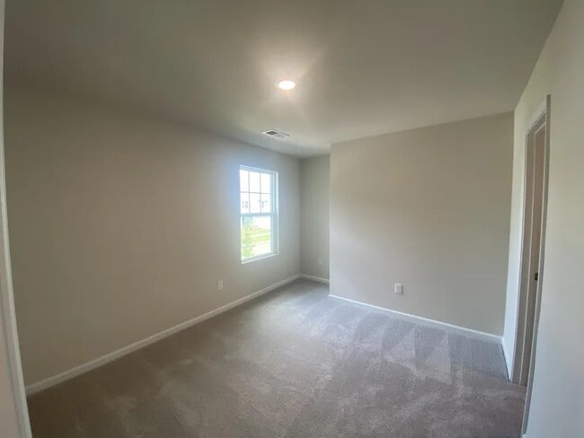 Building Photo - 1537 Woodhouse Dr