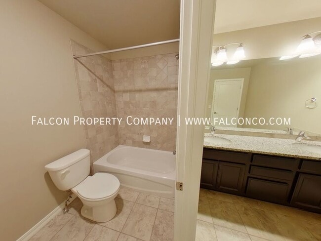 Building Photo - 5822 Thurber Dr