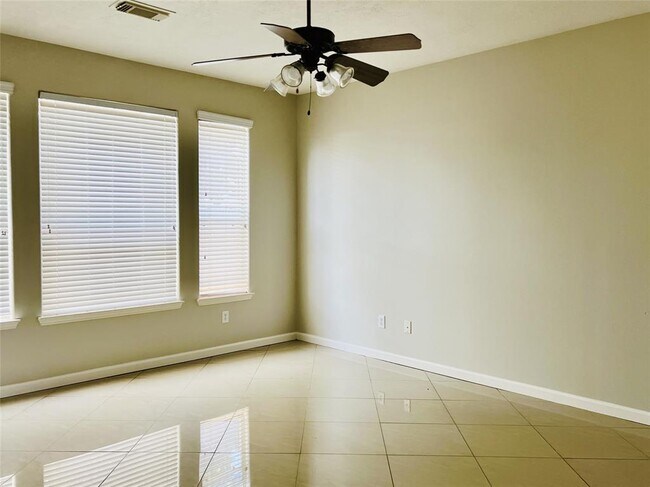 Building Photo - 13715 Branford Greens Dr