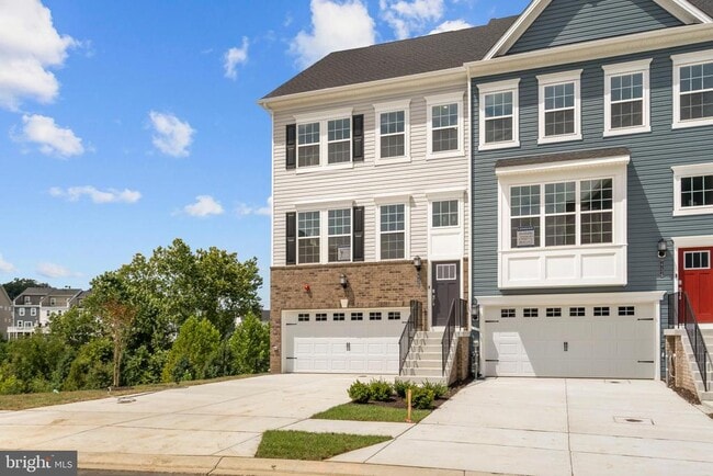 Building Photo - 7736 Meander Ct S