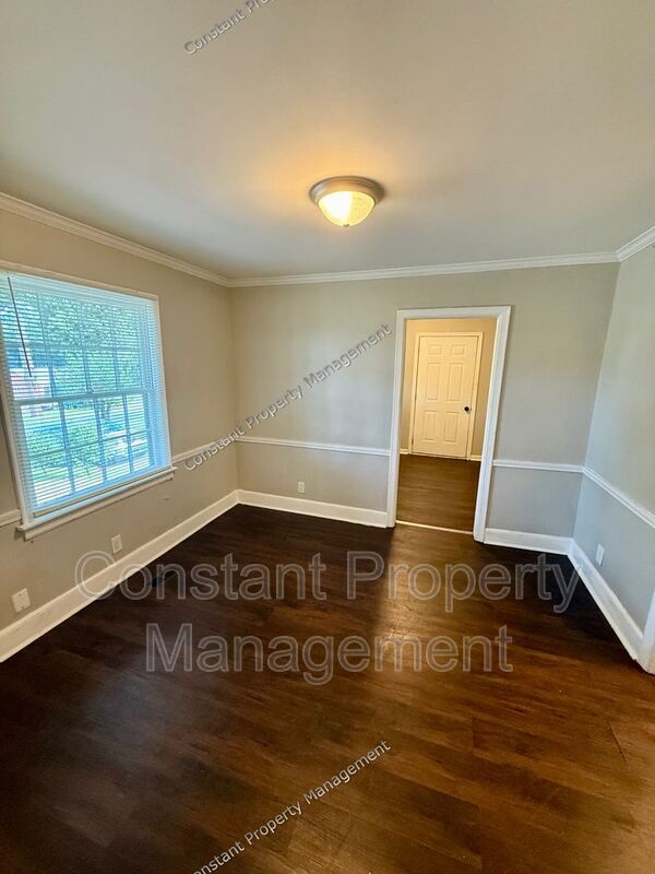 Building Photo - 1533 Engle Dr