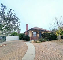 Building Photo - 11491 Saticoy St