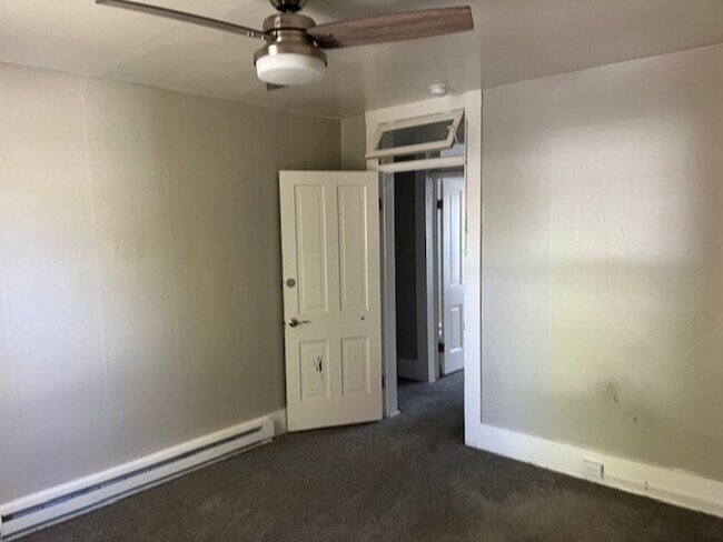 Building Photo - Old Town Updated 3 bed home w detached garage