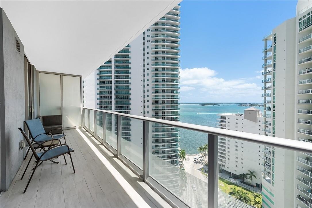 Building Photo - 1300 Brickell Bay Dr