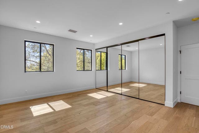 Building Photo - 611 W Claremont St