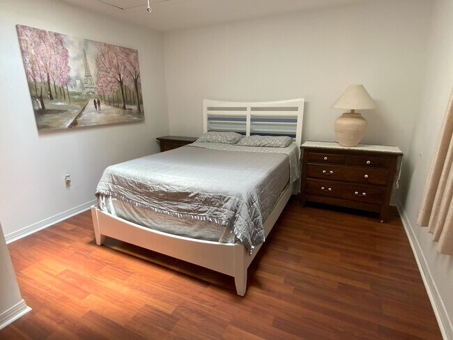 Building Photo - 943 Ashley Ln