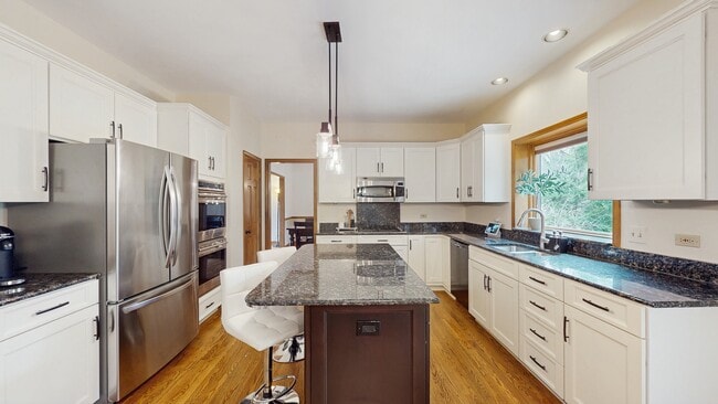 Building Photo - 7111 Saddle Oaks Dr
