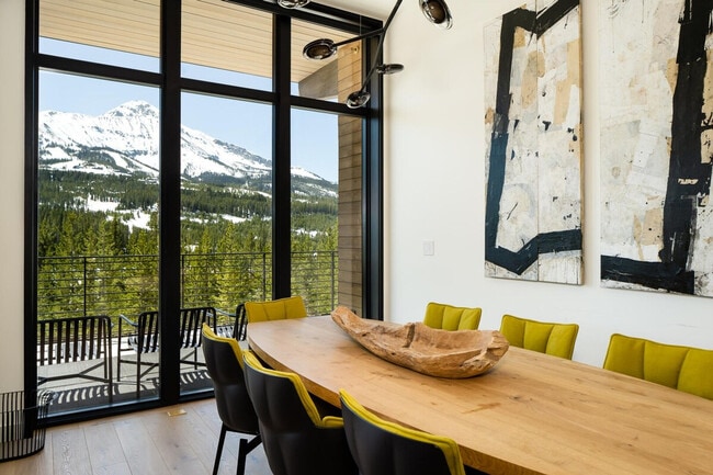 Building Photo - 4 Boathouse Way