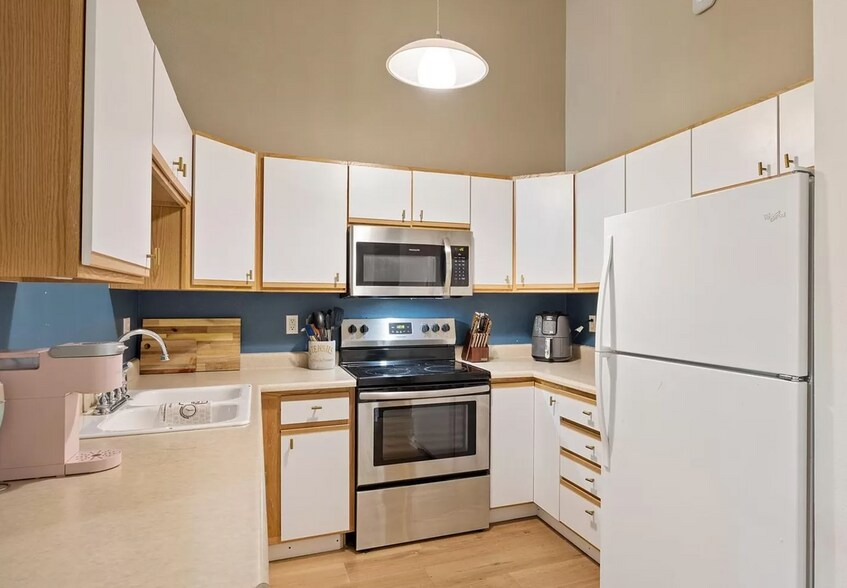 Building Photo - 3258 S Zeno Ct