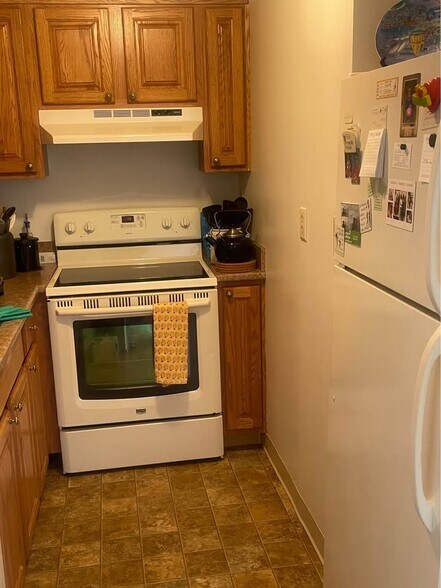 Building Photo - 140 Captain Thomas Blvd