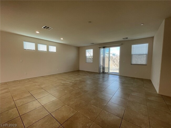 Building Photo - 2124 Del Aqua Ave