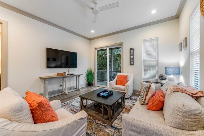 Building Photo - 70 Marthas Ln