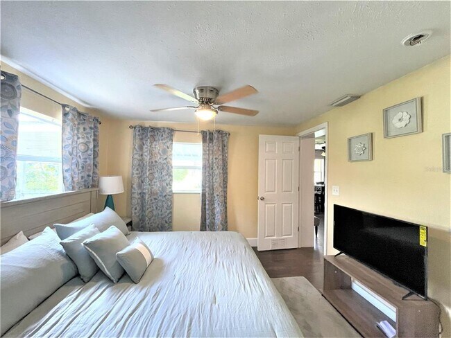 Building Photo - 5106 104th St N