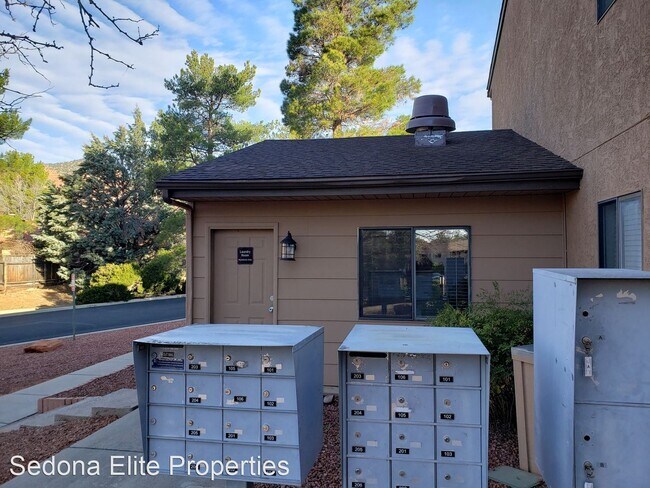 Building Photo - 120 E Cortez Dr
