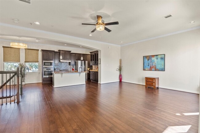Building Photo - 10218 Spring Shadows Park Cir