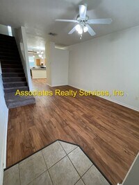 Building Photo - Spacious 2BR/2.5BA Condo in Vibrant Gaines...