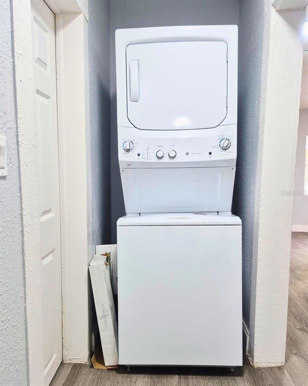 Building Photo - 1040 Randall St